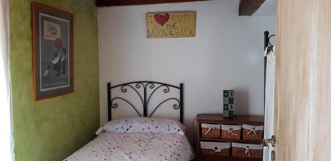 Casa Do Ivi Guest House Yermo Екстериор снимка